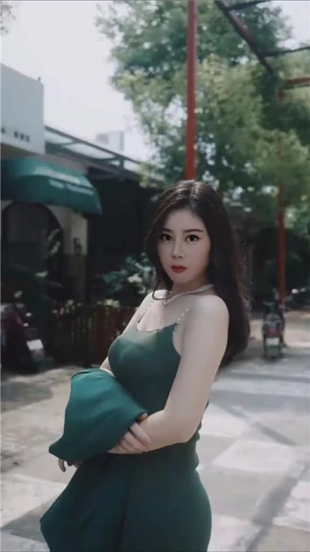 丰乳深喉骚妹子